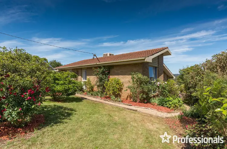 Fourth view of Homely house listing, 10 Meadow Court, Wandin North VIC 3139