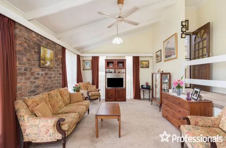 Fifth view of Homely house listing, 10 Meadow Court, Wandin North VIC 3139