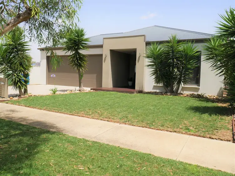 18 Sugargum Crescent, Kialla VIC 3631