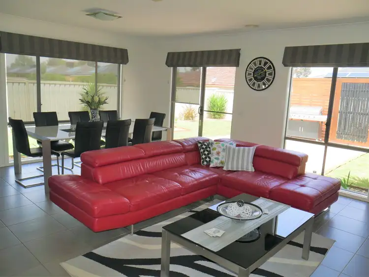 Fifth view of Homely house listing, 18 Sugargum Crescent, Kialla VIC 3631