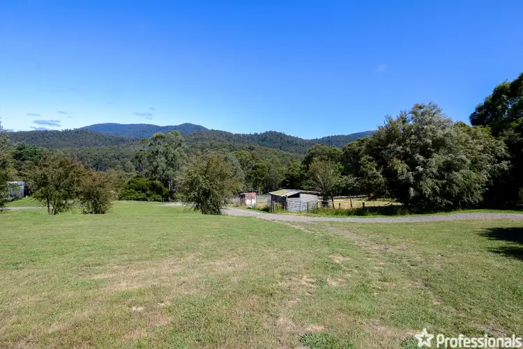 1640 Woods Point Road, Mcmahons Creek VIC 3799