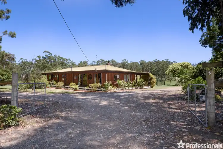 Fifth view of Homely house listing, 5 Farm Lane, Don Valley VIC 3139