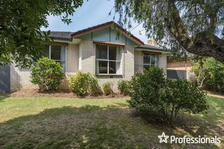 10 Sheldon Avenue, Mooroolbark VIC 3138
