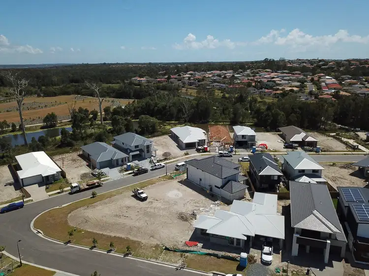 66 Flametree Circuit, Arundel QLD 4214