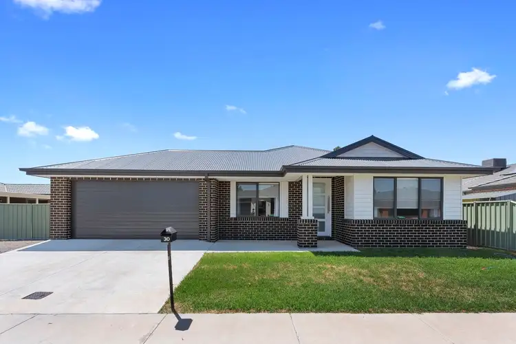 30 Greenfield Drive, Epsom VIC 3551