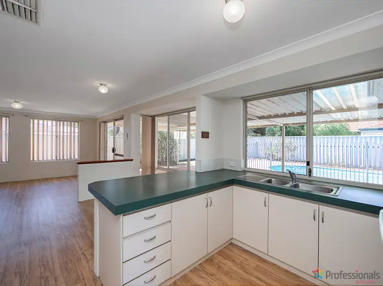 Seventh view of Homely house listing, 6 Limonite Court, Forrestfield WA 6058