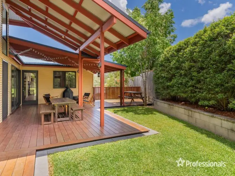 6 Alan Court, Arana Hills QLD 4054