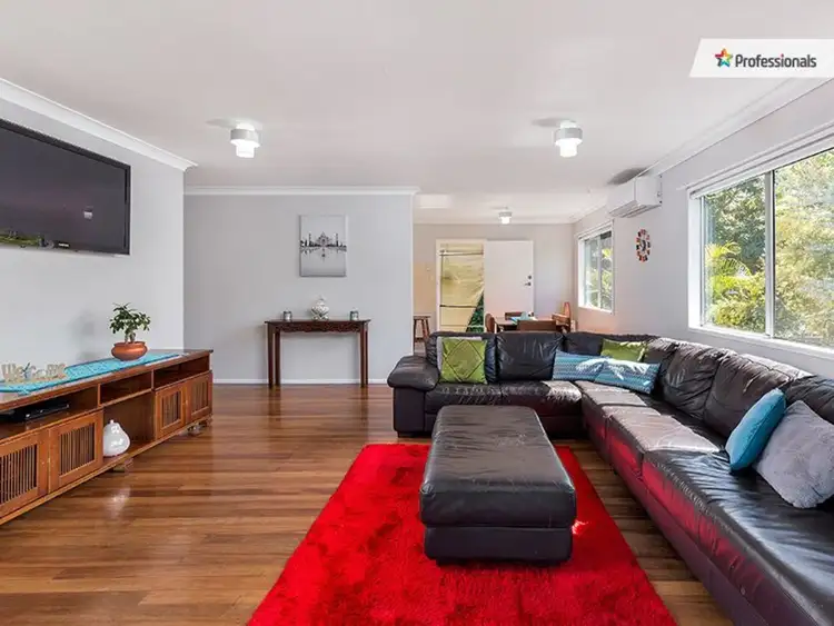 Fifth view of Homely house listing, 4 Bunora Avenue, Ferny Hills QLD 4055