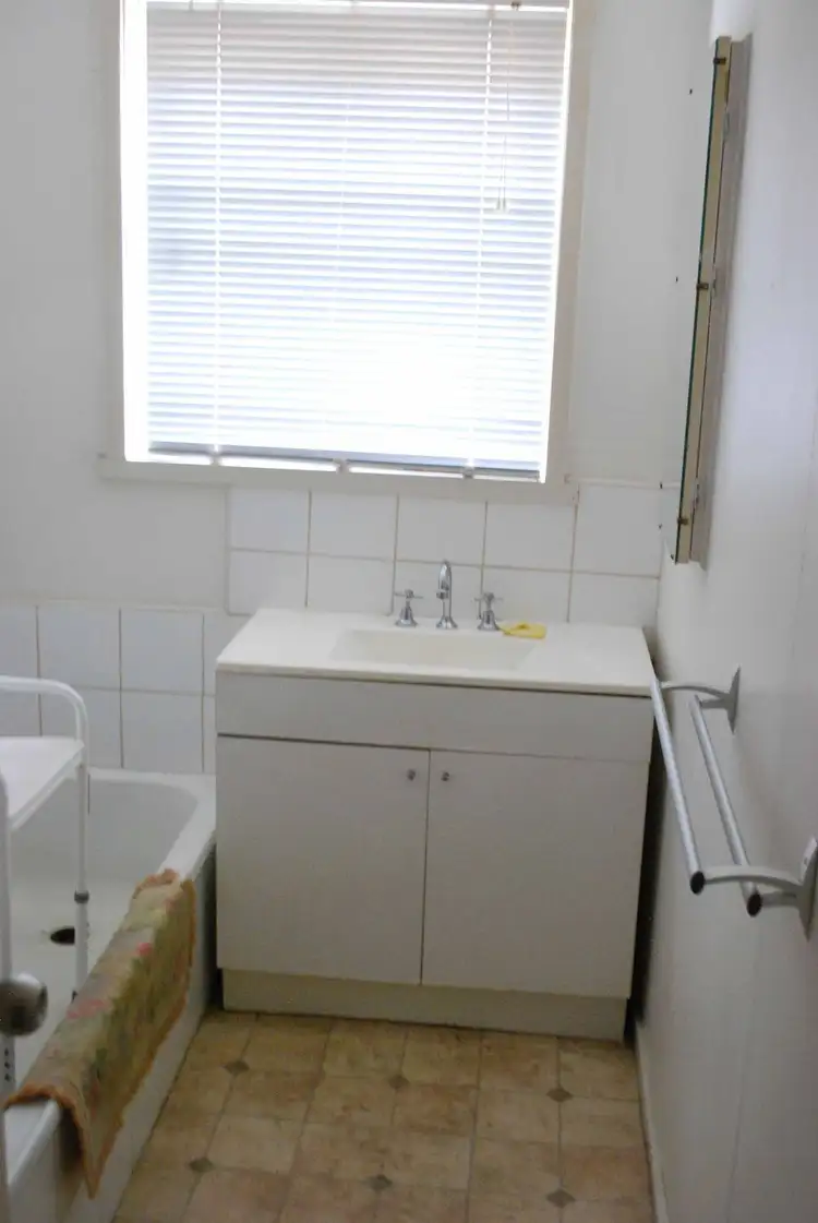 Seventh view of Homely house listing, 20 Yorkshire Crescent, Shepparton VIC 3630