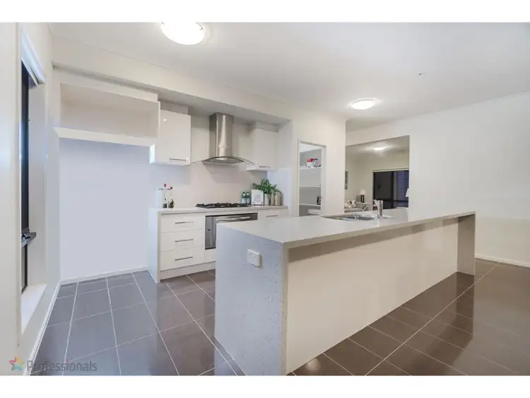 Fifth view of Homely house listing, 2 Priory Way, Beveridge VIC 3753