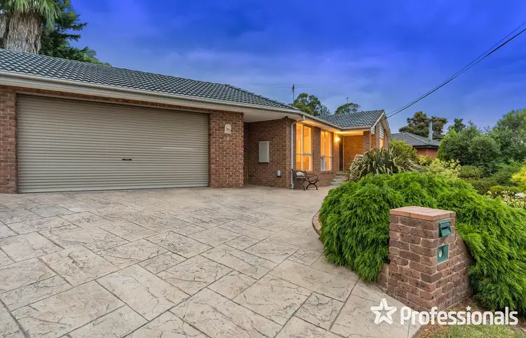 4 Wyuna Walk, Mooroolbark VIC 3138
