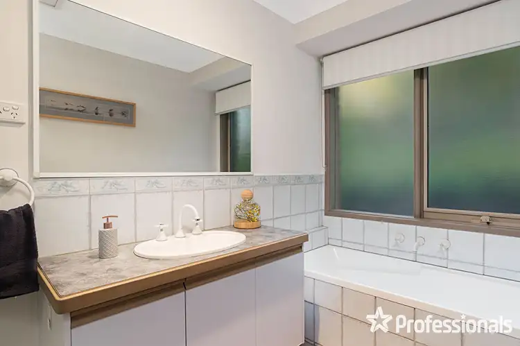 Second view of Homely house listing, 189 Hayrick Lane, Mooroolbark VIC 3138