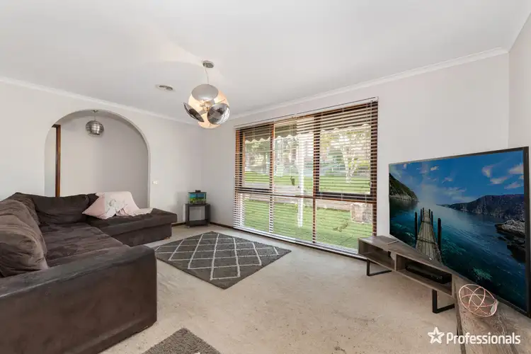 Fourth view of Homely house listing, 2 Temby Close, Endeavour Hills VIC 3802