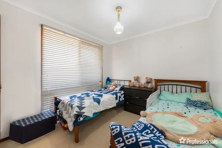 Sixth view of Homely house listing, 2 Temby Close, Endeavour Hills VIC 3802