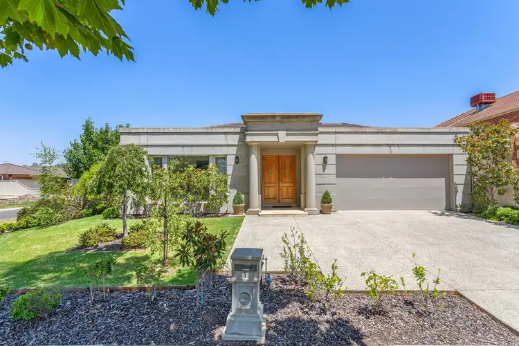 1 Glenelg Place, Taylors Lakes VIC 3038