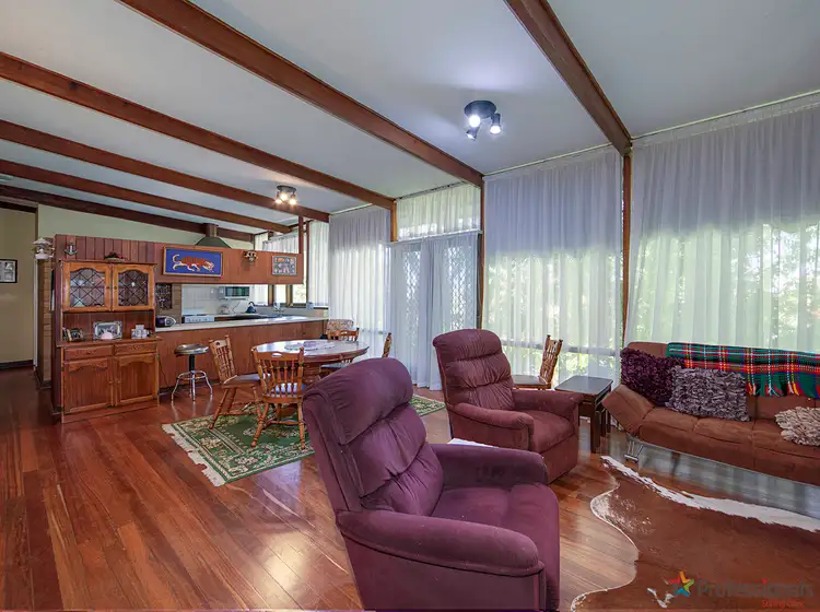 61 Basildon Road, Lesmurdie WA 6076
