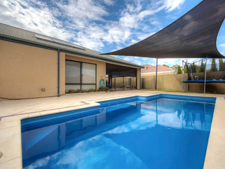 5 Yoondarn Elbow, Wattle Grove WA 6107
