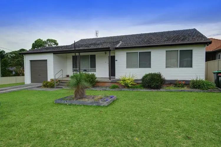 33 Stroud Street, Bulahdelah NSW 2423