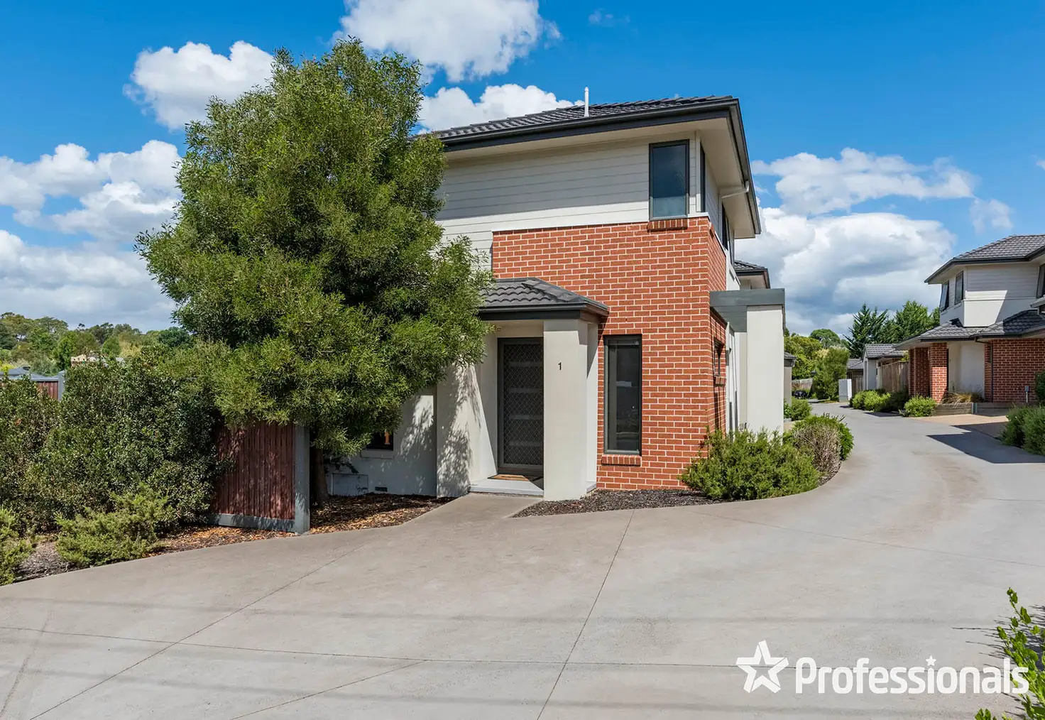 Main view of Homely townhouse listing, 1 Prestige Close, Mooroolbark VIC 3138