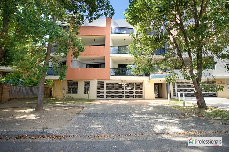 8/2 The Crescent, Fairfield NSW 2165