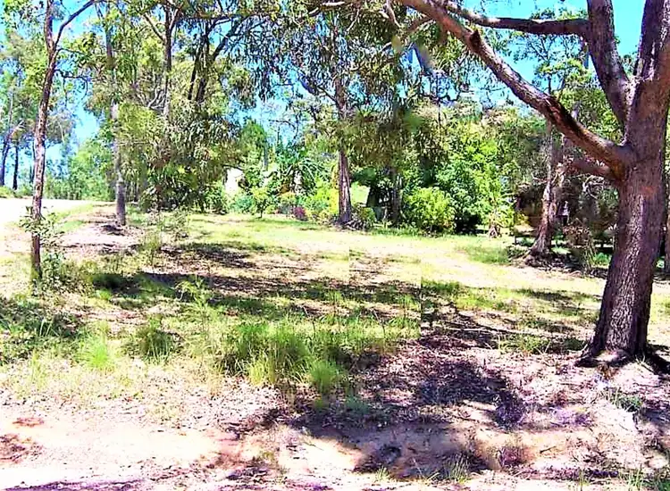 10 Bruce Street, Lamb Island QLD 4184