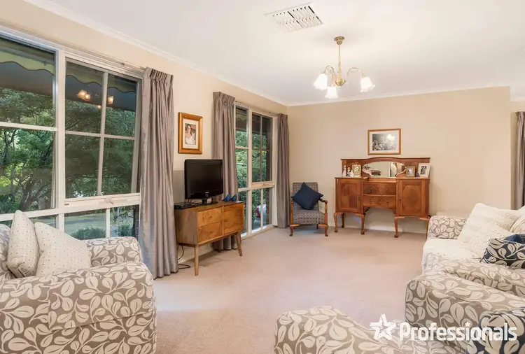 Second view of Homely house listing, 2 Great Oak Court, Mooroolbark VIC 3138