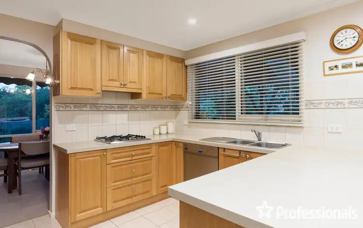 Fourth view of Homely house listing, 2 Great Oak Court, Mooroolbark VIC 3138