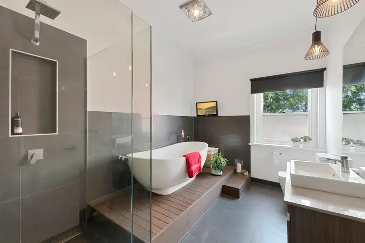 Fifth view of Homely house listing, 2 Percival Street, Quarry Hill VIC 3550