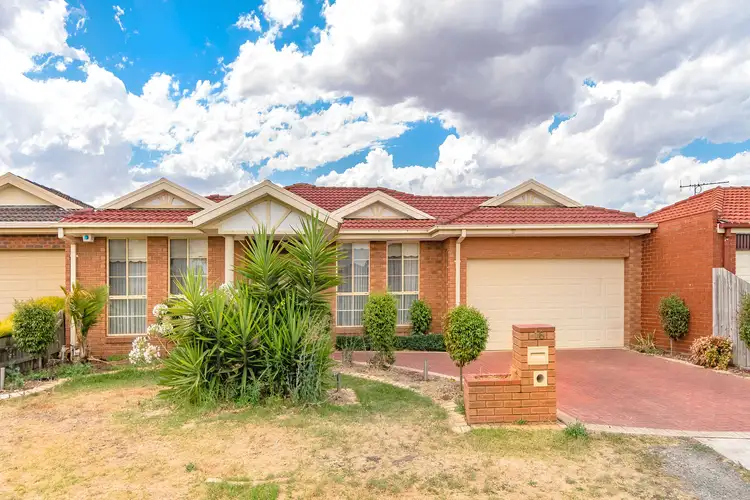16 Woodside Way, Roxburgh Park VIC 3064