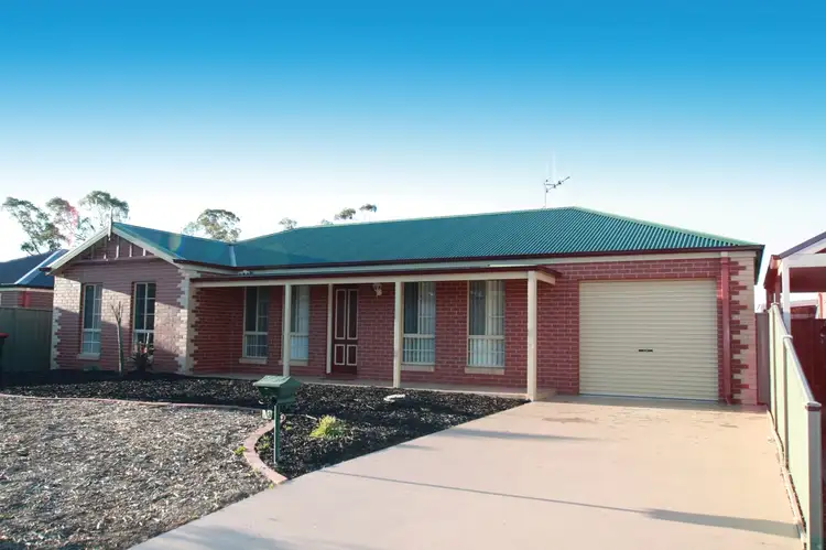 13 Chantelle Court, Kangaroo Flat VIC 3555