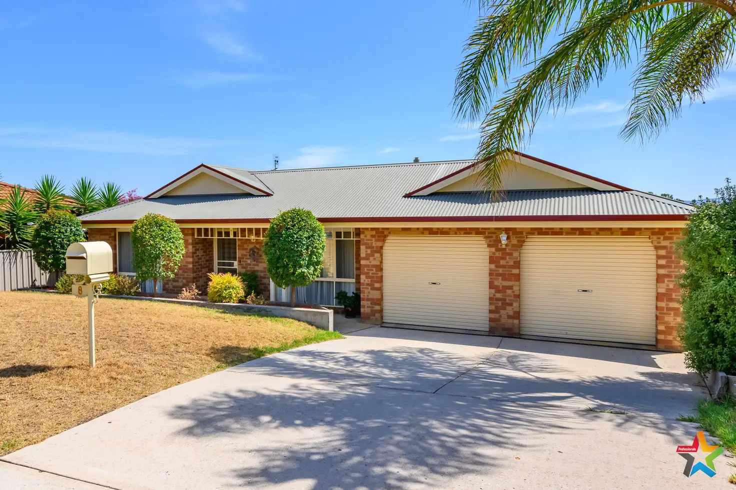 Main view of Homely house listing, 8 Mashie Way, Wodonga VIC 3690