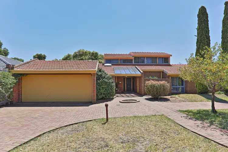 71 Rutherglen Way, Taylors Lakes VIC 3038