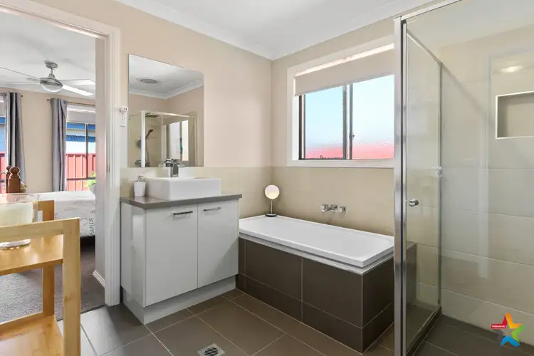 Sixth view of Homely unit listing, 2/119 Phillips Street, Wodonga VIC 3690