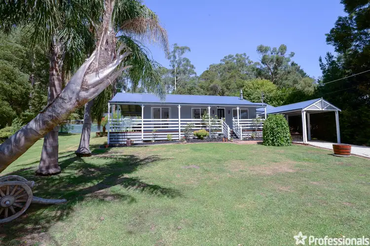 4 Prospect Avenue, Warburton VIC 3799