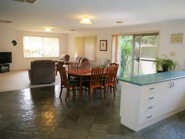 Sixth view of Homely house listing, 2 Eyre Court, Kialla VIC 3631