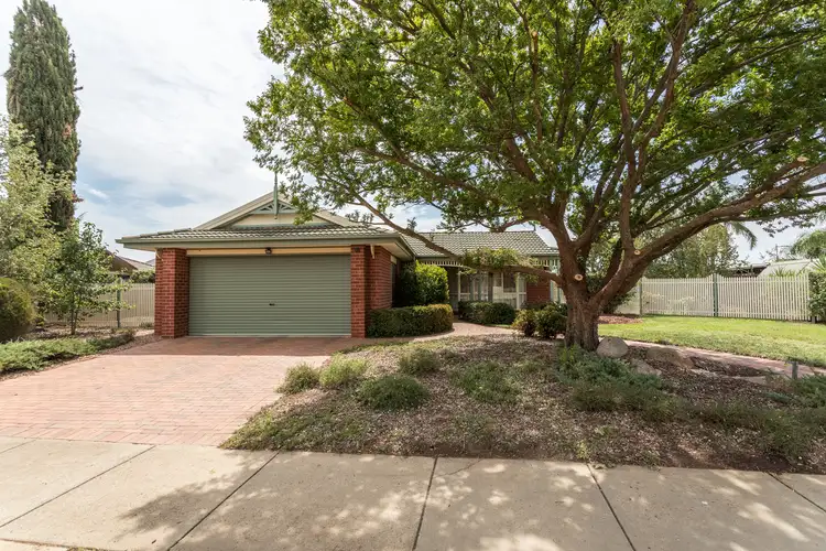 12 Pell Crescent