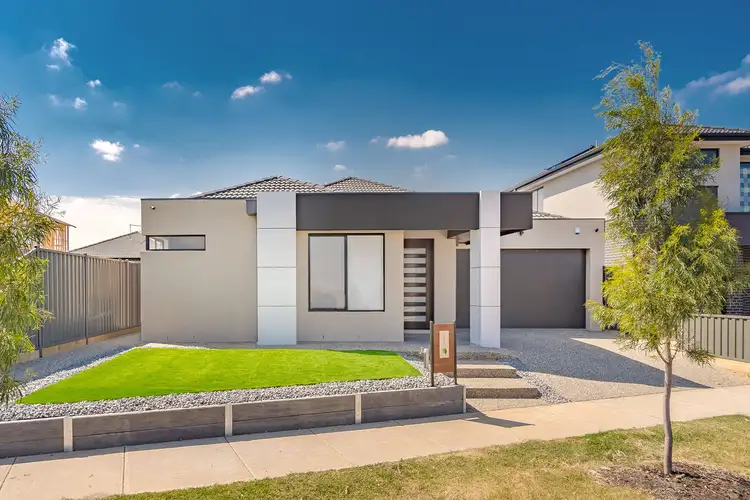 38 Parkfront Crescent, Roxburgh Park VIC 3064