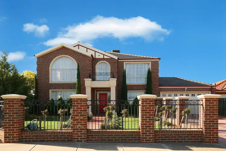 82 Wellesley Drive, Taylors Lakes VIC 3038