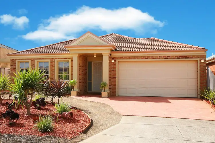 16 Rockwood Place, Hillside VIC 3037
