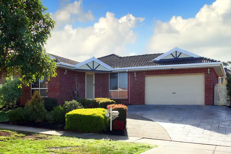 10 Glenbruar Drive, Hillside VIC 3037