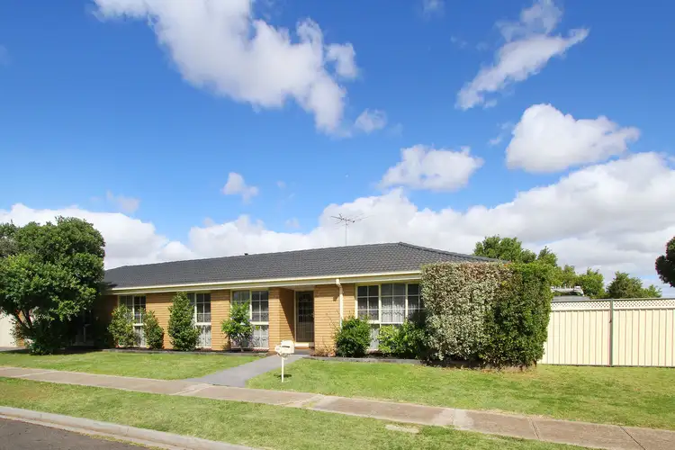 49 Pindari Avenue, Taylors Lakes VIC 3038