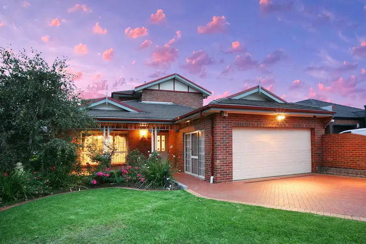 32 Lionheart Avenue, Taylors Lakes VIC 3038