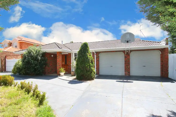 4 Oates Court, Taylors Lakes VIC 3038