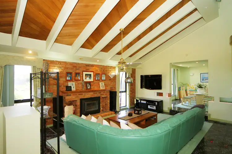 Fifth view of Homely house listing, 118 Chichester Drive, Taylors Lakes VIC 3038