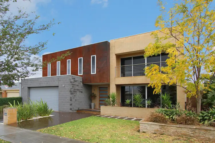 22 Shearwater Court, Taylors Hill VIC 3037
