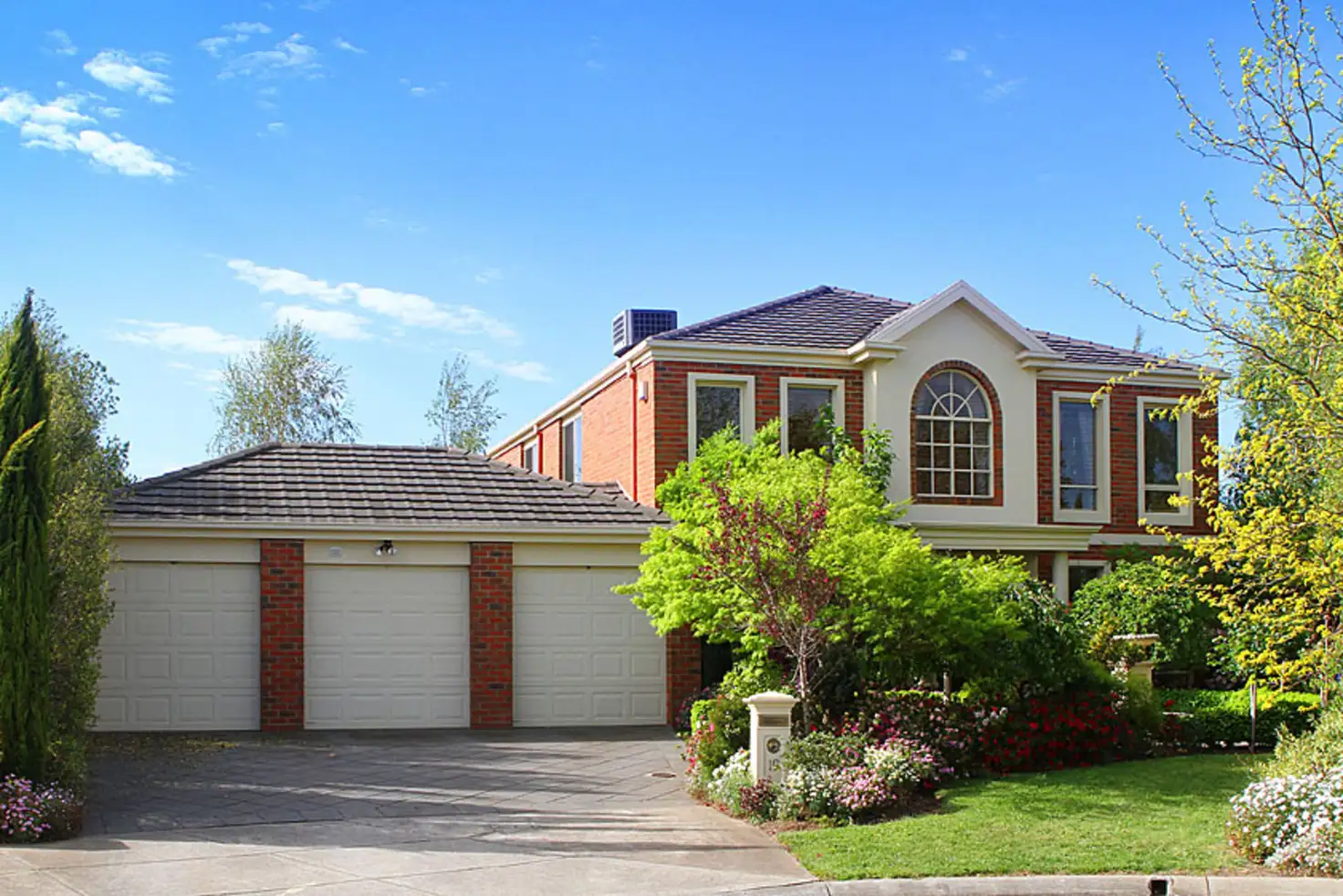 Main view of Homely house listing, 19 Mackenzie Close, Taylors Lakes VIC 3038