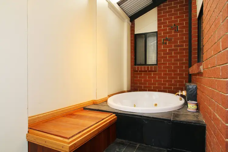Fifth view of Homely house listing, 6 Franklin Place, Delahey VIC 3037