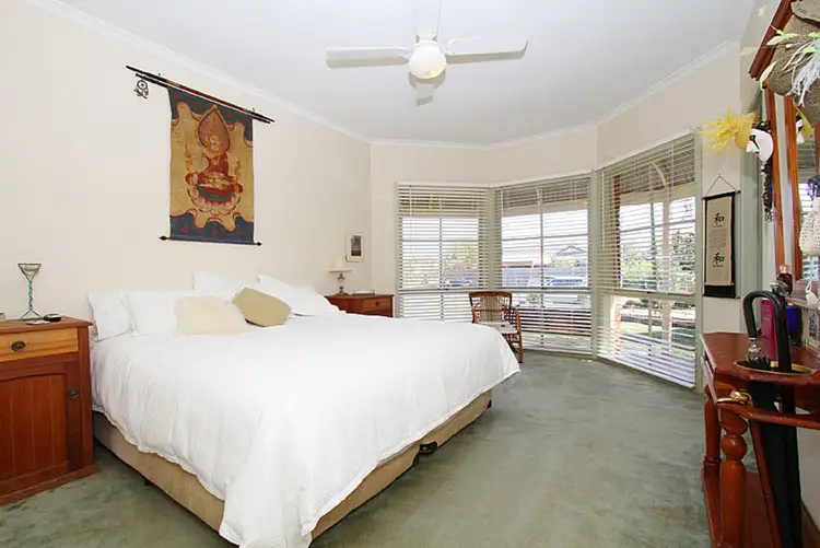 Fifth view of Homely house listing, 10 Madison Close, Taylors Lakes VIC 3038
