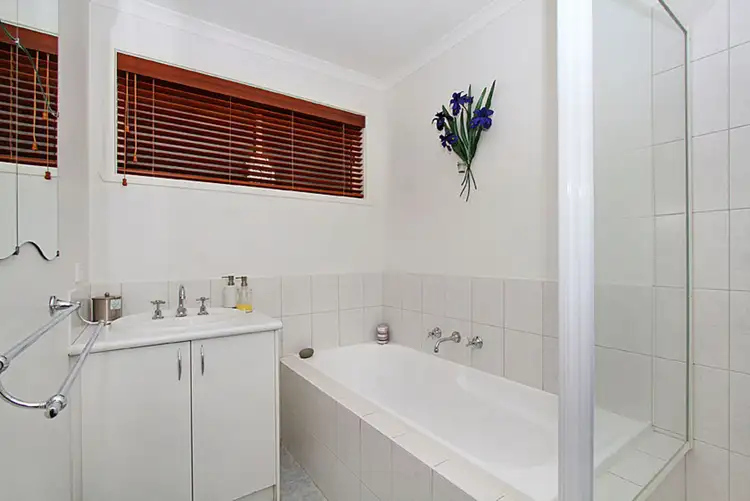 Sixth view of Homely house listing, 6 Sylvia Close, Hillside VIC 3037