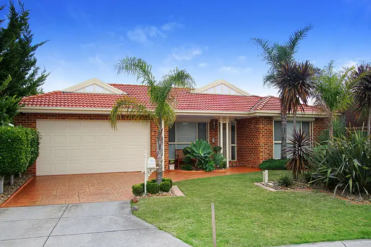 8 Santolin Drive, Hillside VIC 3037